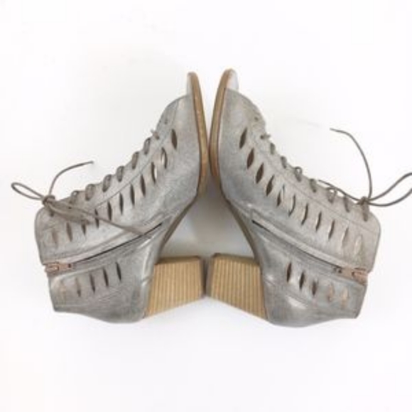 paul green bali lace up bootie